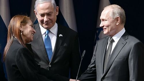 Мать Наамы Иссахар благодарит Владимира Путина за помилование дочери в присутствии Биньямина Нетаньяху. Фото: ria.ru